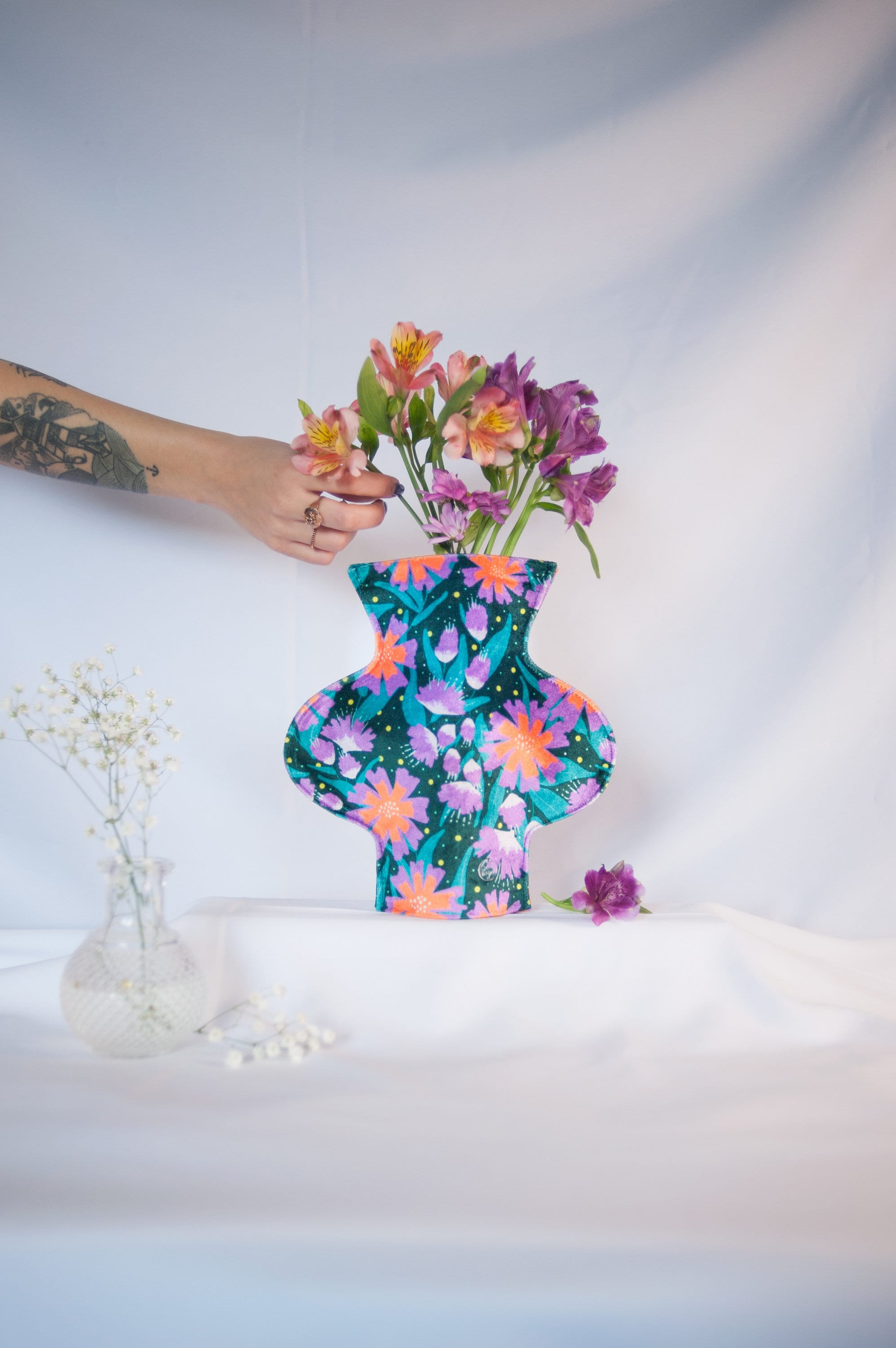 Vase en Tissu Floral, Décoration Intérieure Contemporaine Moderne