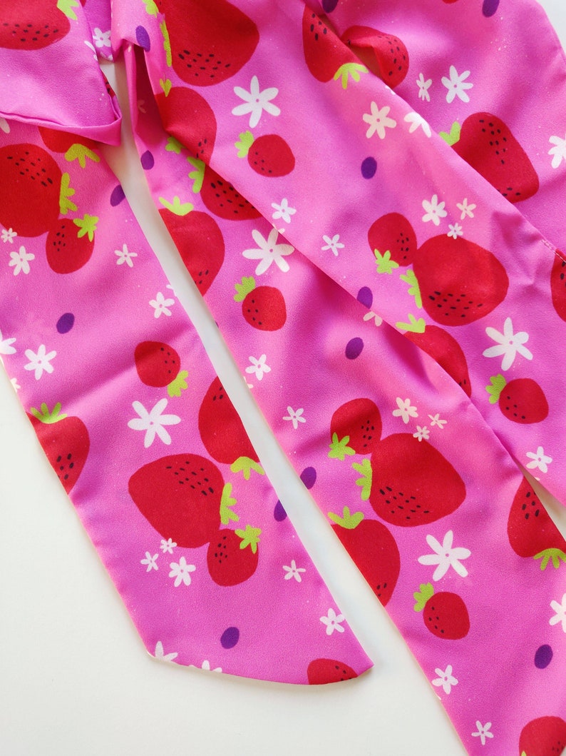 Strawberries print hair scarf / Infinity colourful multipurpose scarf zdjęcie 3