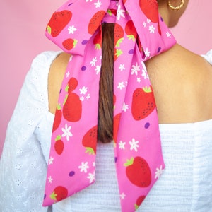 Strawberries print hair scarf / Infinity colourful multipurpose scarf zdjęcie 2