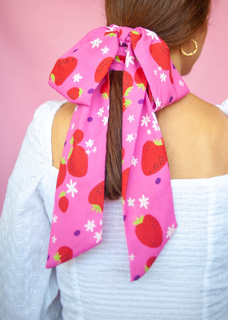 Strawberries print hair scarf / Infinity colourful multipurpose scarf zdjęcie 2