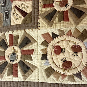 Paper / Physical quilt pattern , Between small Townhouses, table quilt pattern, MJJ pattern, primitive quilt pattern image 5