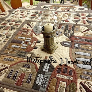 Paper / Physical quilt pattern , Between small Townhouses, table quilt pattern, MJJ pattern, primitive quilt pattern image 3