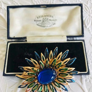 Vintage Trifari Brooches - Etsy