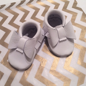White Bow Tie Affair, Genuine Leather Baby Moccasins, Bow Tie, White Baby Moccasins, Baby Moccasins, Toddler Moccasins, Leather Moccasins