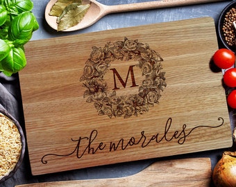 Custom Cutting Board,  Personalized Cutting Boar with  flowers wreath, Chopping Board, Wedding gift,  Personalized closing gift (192)