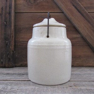 150-52 Rare Antique Western Stoneware Co 5 Weir Seal Wire Bail Large Crock Pot Canister Monmouth Illinois No 150-52 Rare Antique Western Stoneware Co 5 Weir Seal Wire Bail Large Crock Pot Canister Monmouth Illinois No