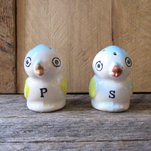 small vintage bluebird salt and pepper shakers