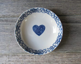 4 vintage cereal bowls blue heart sponge ware Tienshan Folk Craft
