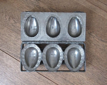 vintage heavy metal chocolate mold 3 eggs hinged
