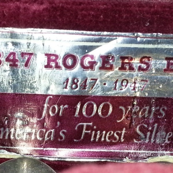 REMEMBRANCE (111 PIECES) 1847-1947 100th anniversary 1847 Rogers Bros. 8 place setting SILVER plate + Serving Vtg eight: