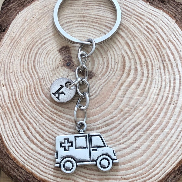 Ambulancia Paramédico NHS Trabajador Salvavidas Héroe Llavero personalizado Regalo de cumpleaños Regalo de agradecimiento Enviar amor en la publicación, Añadir inicial/piedra