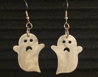 Ghost Earrings, White Pearl Ghost, Ghost Acrylic Earrings, Halloween, Boo Ghost, Scary Ghost, Cute Ghost Earrings, Hypoallergenic, Laser cut