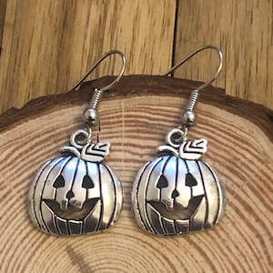 Pumpkin Earrings, Halloween Earrings, Hypoallergenic, Smiley Pumpkin Face Earrings, Silver plated Earrings, Jack-o-lantern, Pumpkin lover