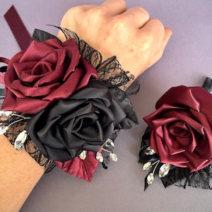 Burgund schwarz Handgelenk Corsage Anstecknadel Hochzeit Grad Abschlussball Anstecknadel Brautjungfer Anstecknadel Bräutigam Ansteckblume Heimkehr Blumenarmband Corsage