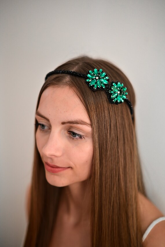 Emerald Green jeweled headband with rhinestone brooch - perfect for Christmas an Vintage Velvet Headband Gemstone Rhinestone Pearl  main image 4
