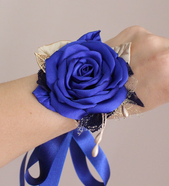 Floinla Dusty Blue Corsage and Boutonniere Set for Wedding Prom, Artificial Flower Wrist Corsage Bracelets, Homecoming Corsage Wristlet, Boutonniere