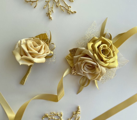 Boutonnière & Wrist Corsage Combo – Frans Flowers