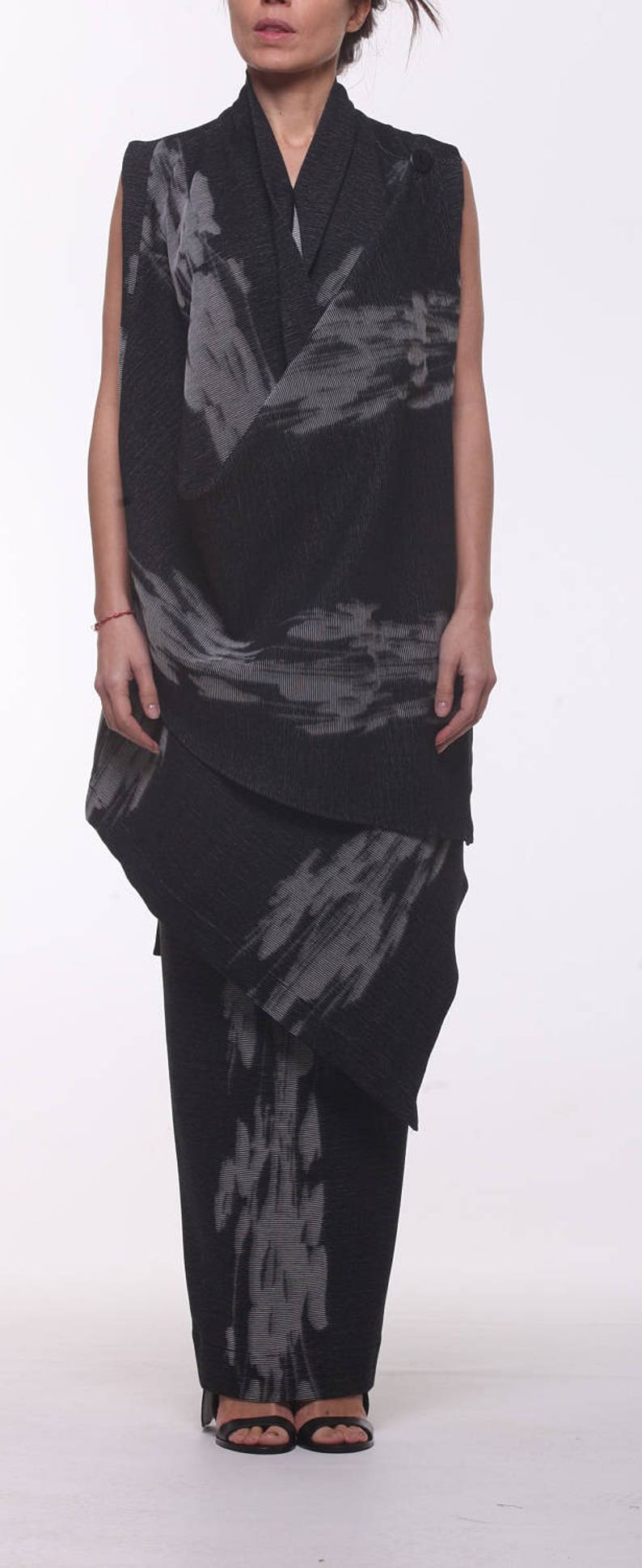 maxi skirt with long sleeve shirt