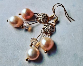 Pearl earrings gold