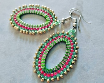 Mandala oorbellen zilver en milky kiwi of milky kiwi en neon pink