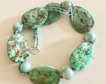 Collar de jaspe turquesa facetado