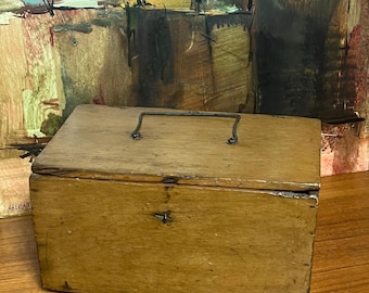 19th Century Maple Salesman Sample Display Chest with Rare Original Paper Labels