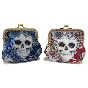 Porte-monnaie de style vintage bleu, rouge ou noir imprimé tête de mort et fleurs. Loli. Fermoir métal bronze antique. Rockabilly. Squelette