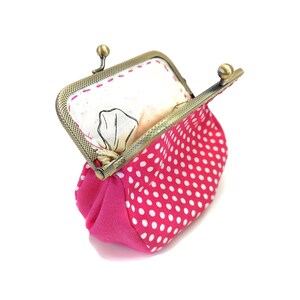 Pink and white polka dots vintage coin purse by Loli. Antique brass metal frame. Rockabilly. Rétro. Tiny handbag. Girl gift. Prom clutch image 3