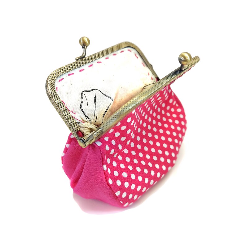 Pink and white polka dots vintage coin purse by Loli. Antique brass metal frame. Rockabilly. Rétro. Tiny handbag. Girl gift. Prom clutch image 3