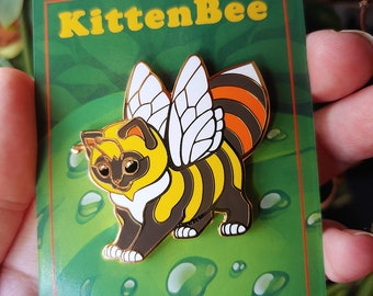 Kitten Bee Gold Hard Enamel Pin