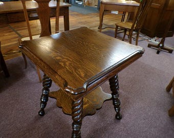 Antique Oak Parlor table Accent, lamp , side table 1900's refinished shipping calculator incorrect Buyer to contract and pay freight co.
