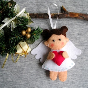 White Angel with Heart, Christmas Angel Figurine, Cute Angel Felt Ornament, Angel Doll, Christmas Ornament