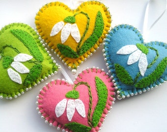 Felt Ornaments Flowers hearts , Easter decoration, Spring flowers, Spring Hanging, gift for mother, love pink yellow green blue