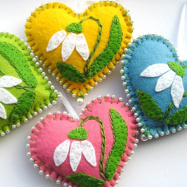 Felt Ornaments Flowers hearts , Easter decoration, Spring flowers, Spring Hanging, gift for mother, love pink yellow green blue