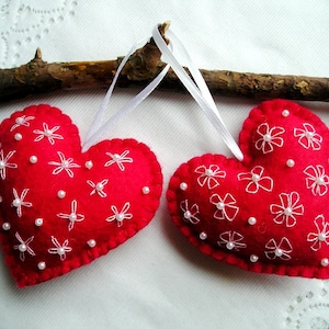 Felt Christmas Ornament, Embroidered Felt Heart Ornament, Heart Holiday Ornament, Felt Heart Christmas Ornament, Handmade Heart Decoration