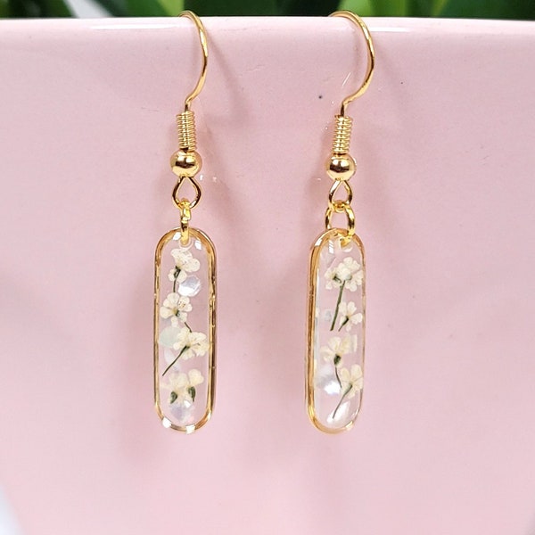 Handmade Dry Pressed Flower Resin Dangle Earrings, Gold Long Oval small Flower Jewelry, Dainty Real Flower Earrings, Hand craft jewelry