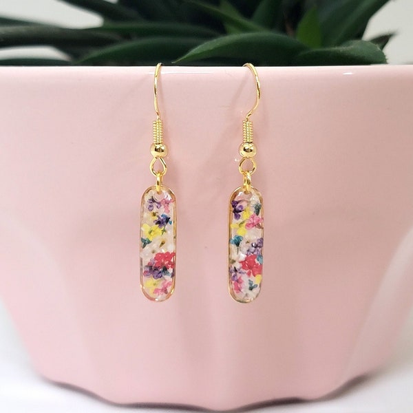 Handmade Dry Pressed Flower Resin Dangle Earring, Confetti Queen Anne's Lace Jewelry, Dainty Flower Resin Earring, Real Flower small earring