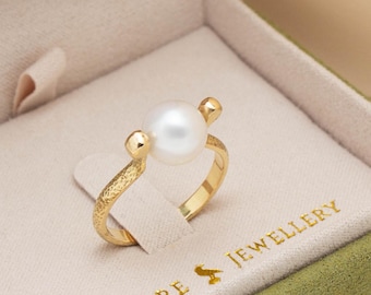 18ct Gold Pearl Ring Featuring Real High Grade AAA Natural 9mm Cultured White Pearl Bead 18K
