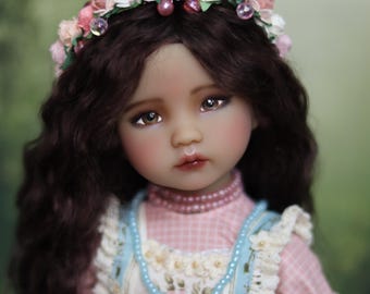 Dahlia - OOAK Little Darling #2 de Dianna Effner, peluca de mohair hecha a mano, rostro pintado a mano, conjunto completo