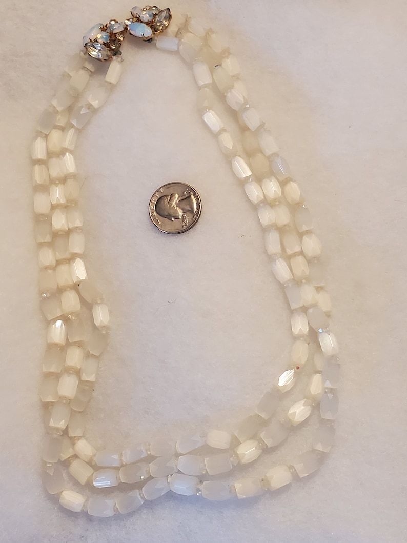 Beautiful Cream with an OPAL glass closure 1930s Satin Atlas Glass 3 strand necklace