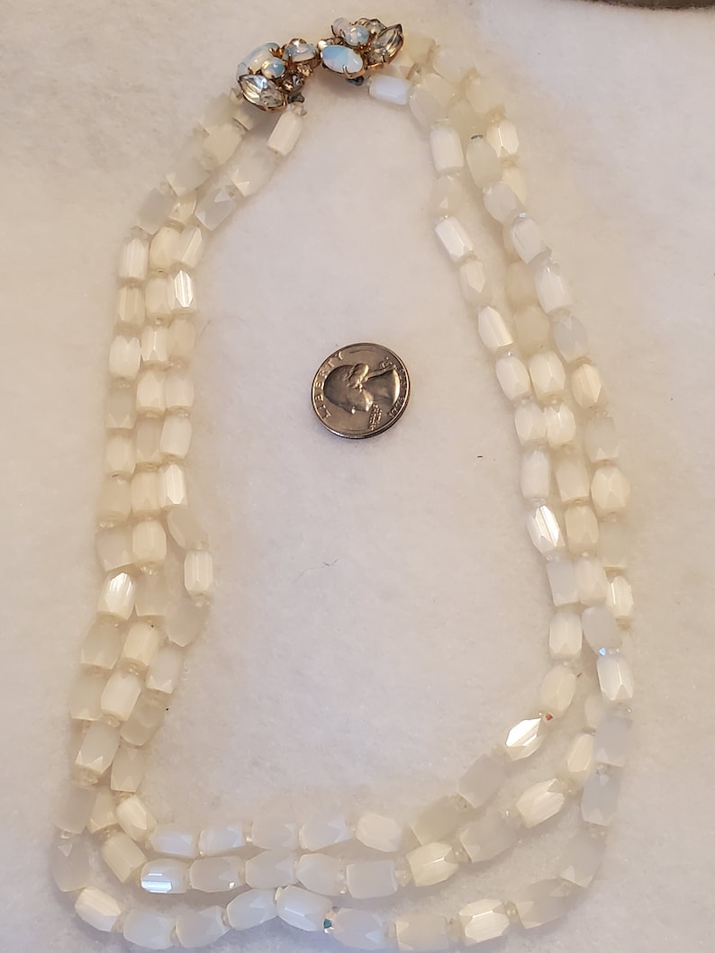 Beautiful Cream with an OPAL glass closure 1930s Satin Atlas Glass 3 strand necklace