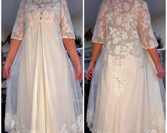 Vintage 1930s Ivory Nightgown & Peignoir Robe Set • White Crème • Lace Appliqué • Antique Lingerie / Dressing Gown, S/M, 34-36