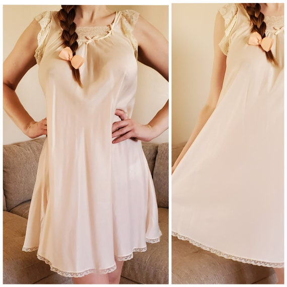 Fischer Heavenly Lingerie 1950s Peach Nightgown wi