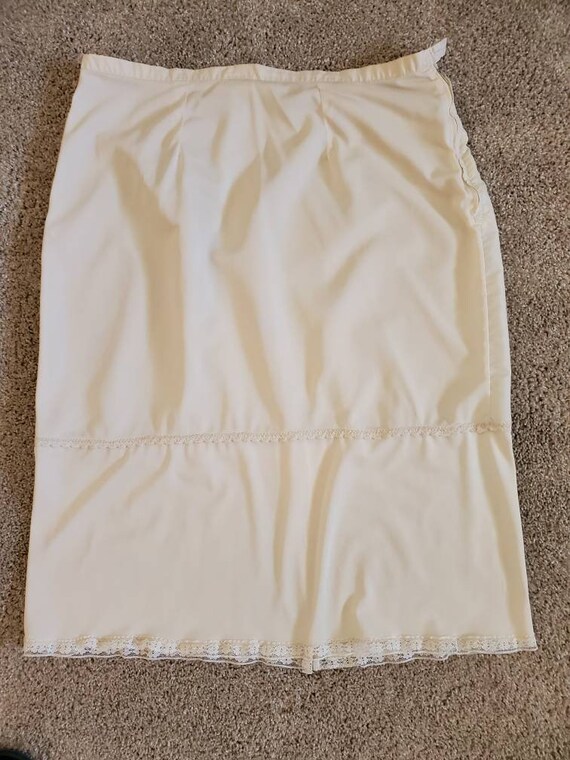 1940s Ivory/beige Half Slip, Skirt Saver by Beverly Vogue of