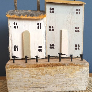 Ornamento da mensola in legno galleggiante, cottage e case in legno galleggiante, arredamento per la casa in stile costiero, arredamento per la casa rustico, scena costiera britannica, regalo artistico in legno galleggiante del Regno Unito