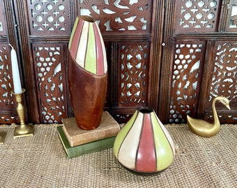 Set of 2 Chulucanas Peruvian Pottery Vases, Signed Jose Sosa and Jacinto Chiroque, Made in Peru , South American Clay Pottery