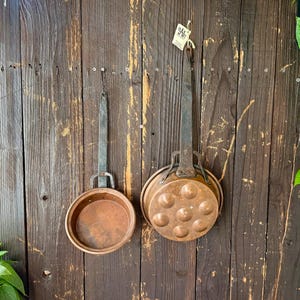 Set 2 Vintage Decorative Copper Pans with Hand Forged Iron Handles, HAKART Turkish Handmade Copper Escargot / Egg Poacher & Sauce Pan: Z4
