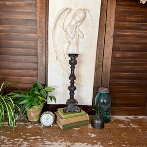 Antique Style Baroque Candlestick Holder or Plant Pedestal featuring Figural Faces and Ornate Details, bild 12