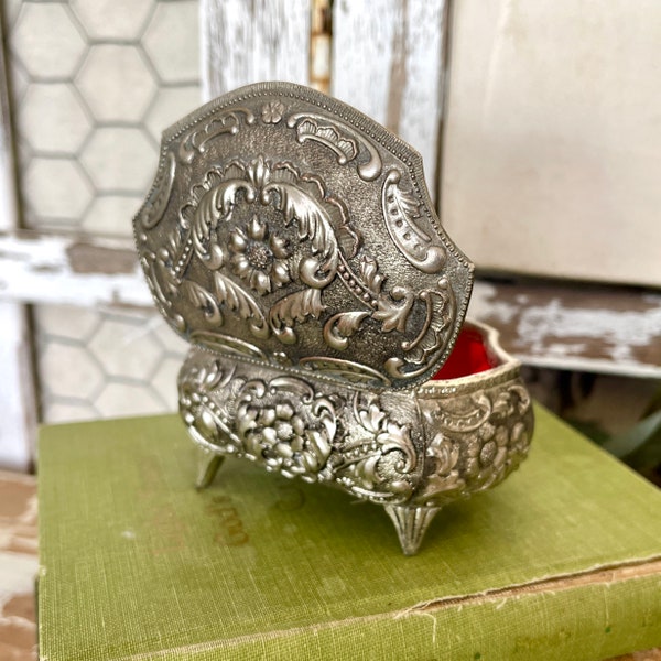 Vintage Small Victorian Style Silver Jewelry Casket, Ornate Jewelry Vanity Dresser Box with Red Lining Q8