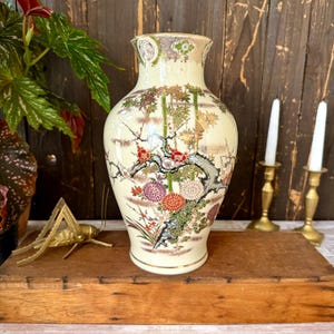 Vintage Japanese Satsuma Style Yamayo Vase w/ Vibrant Hand-Painted Floral, Tree Design, Gold Metallic Details, Crackled Cream, Made in Japan